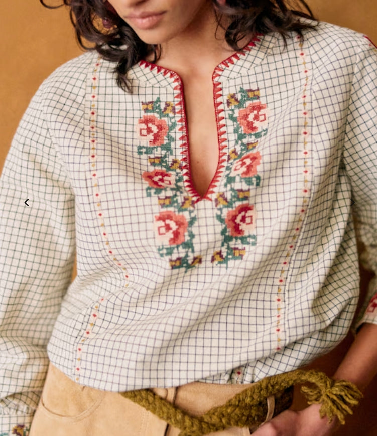 Exquisite floral embroidery V-neck plaid shirt