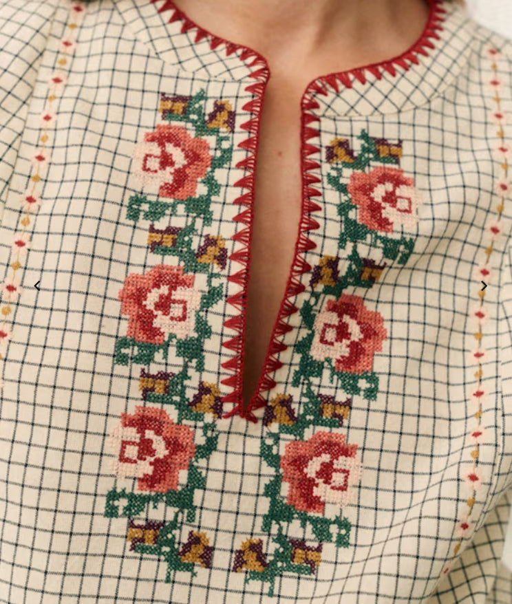 Exquisite floral embroidery V-neck plaid shirt
