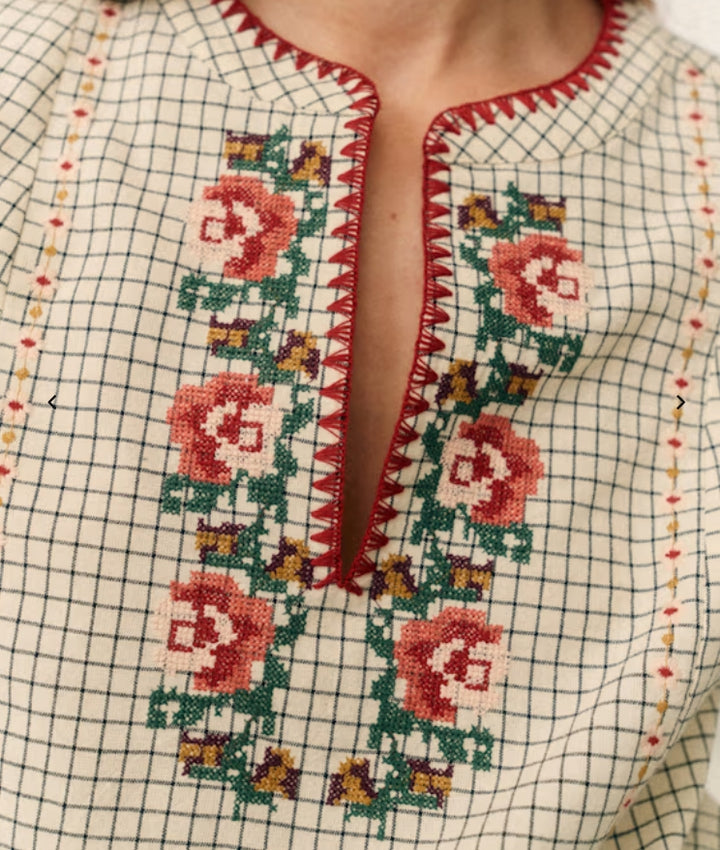 Exquisite floral embroidery V-neck plaid shirt