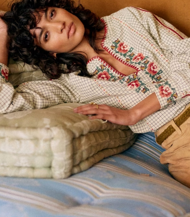 Exquisite floral embroidery V-neck plaid shirt