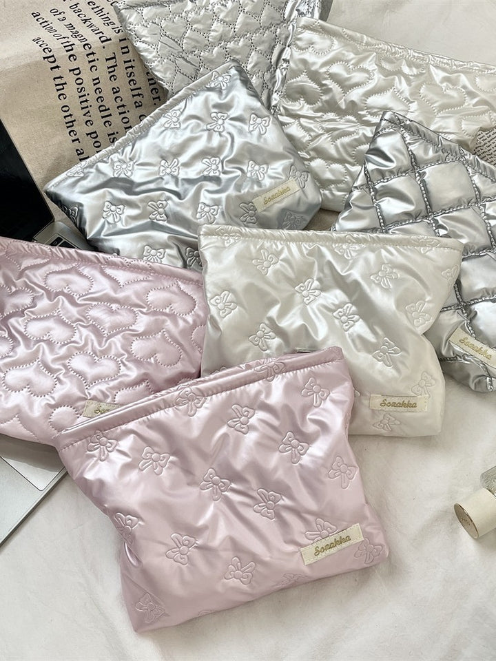 Quilted PU heart-shaped cosmetic bag storage bag