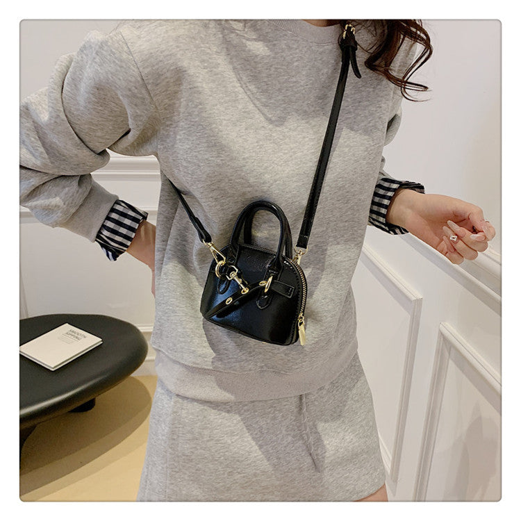 Retro shell Handbag One-shoulder Crossbody Women's Bag