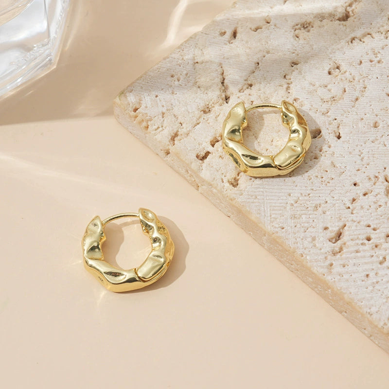 Irregular metal hoop earrings Fashionable commuter earrings