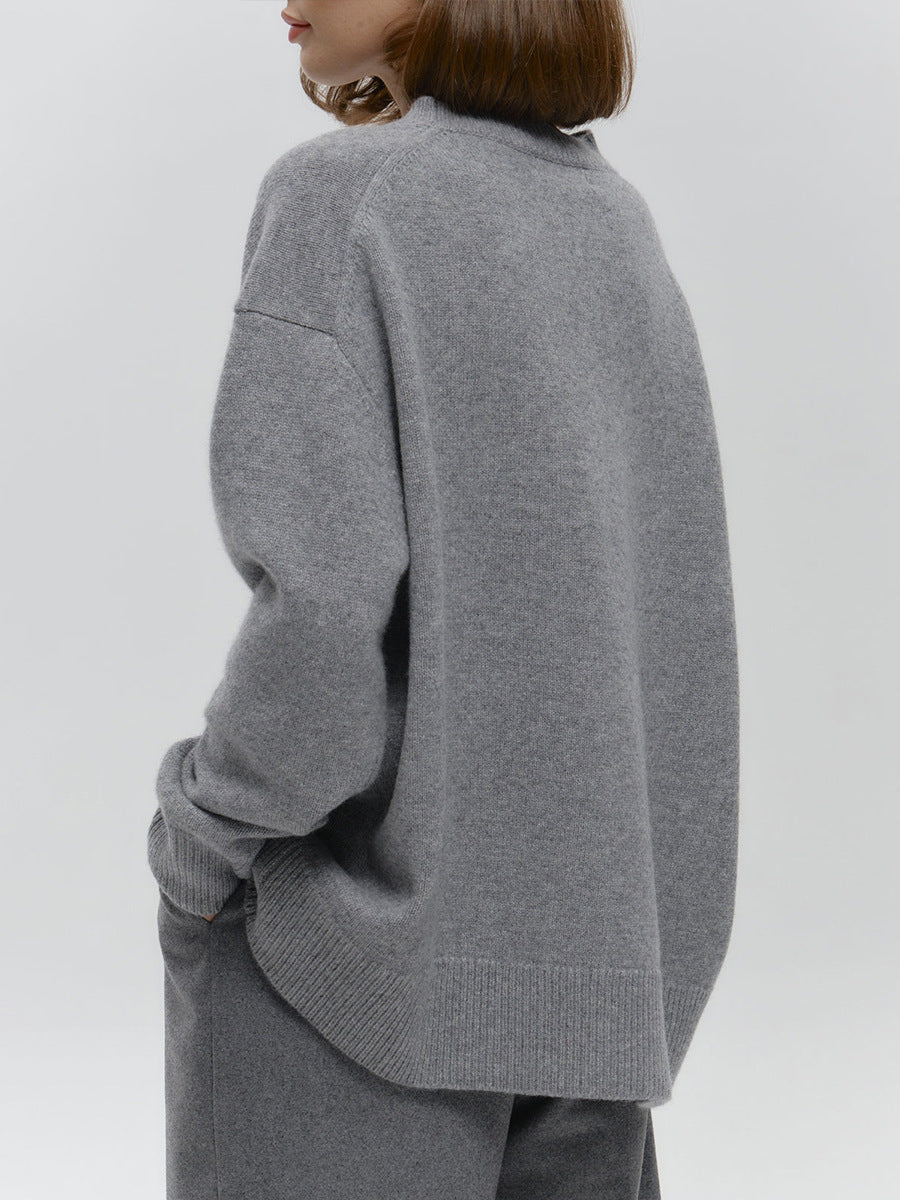 Round neck solid color knitted sweater Basic all-match sweater