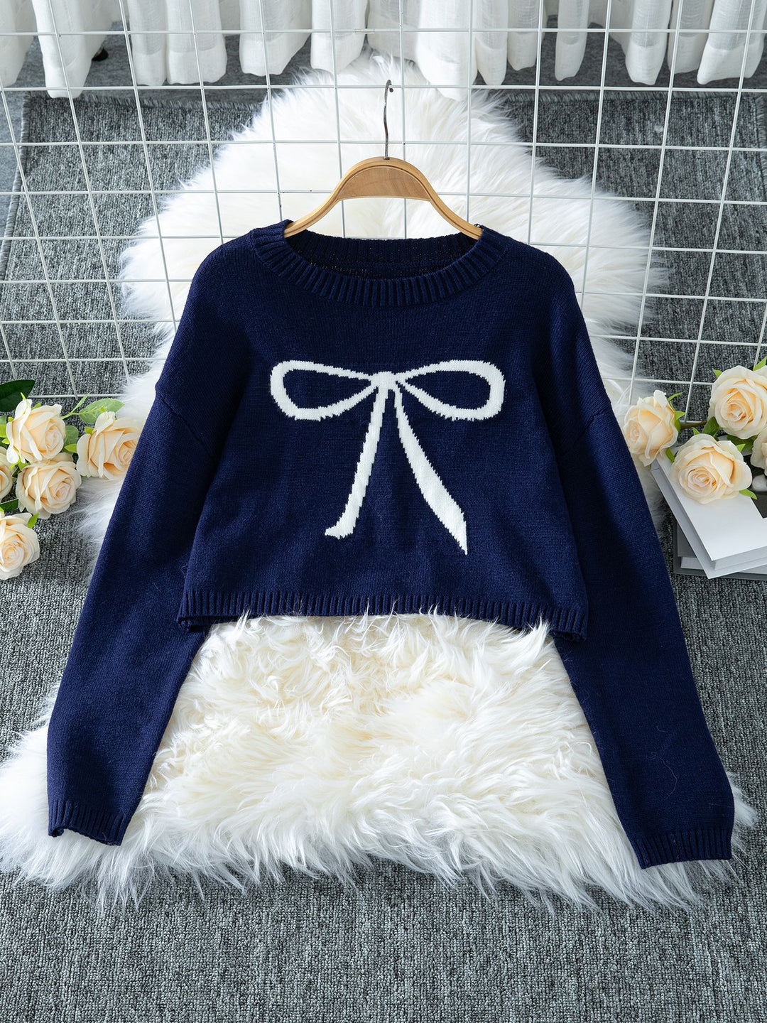 Bow jacquard pullover navy crop sweater