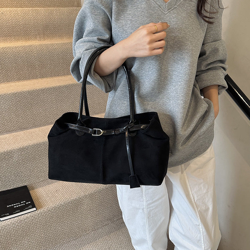 Retro large capacity suede shoulder bag commuter bag