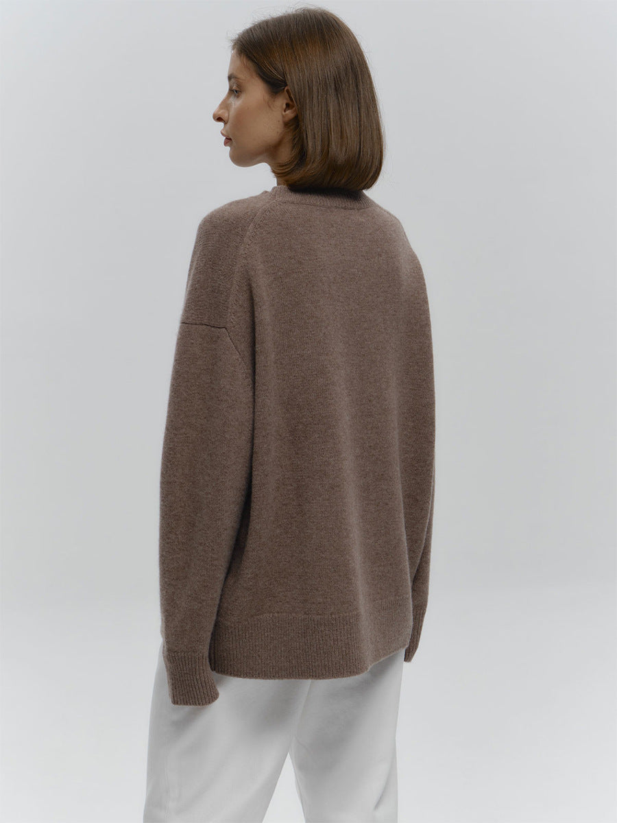 Round neck solid color knitted sweater Basic all-match sweater