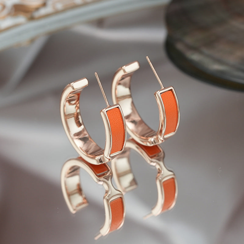 Literary retro C-hoop leather earrings