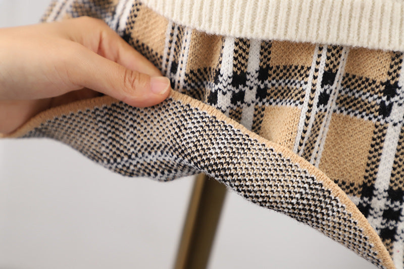 Classic retro plaid splicing cable-knit sweater