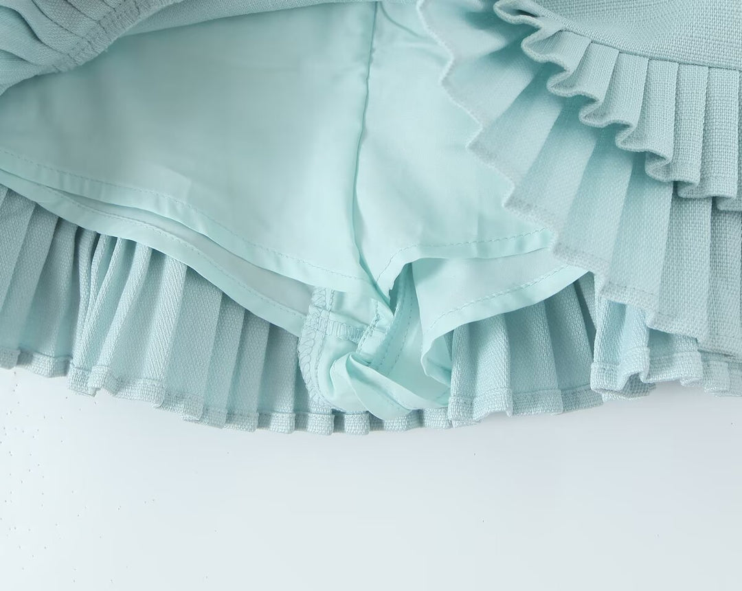 Striped short-sleeved shirt&low-waist pleated skirt
