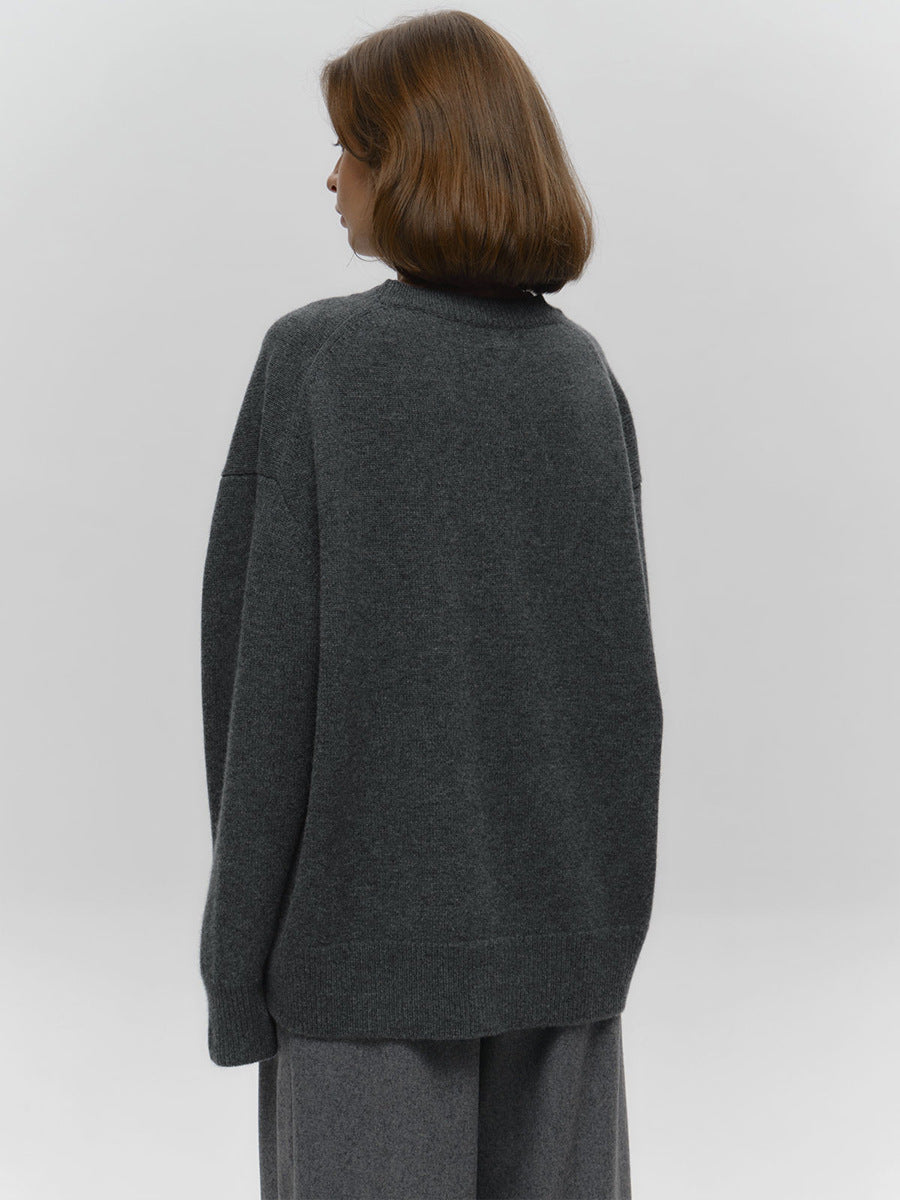 Round neck solid color knitted sweater Basic all-match sweater