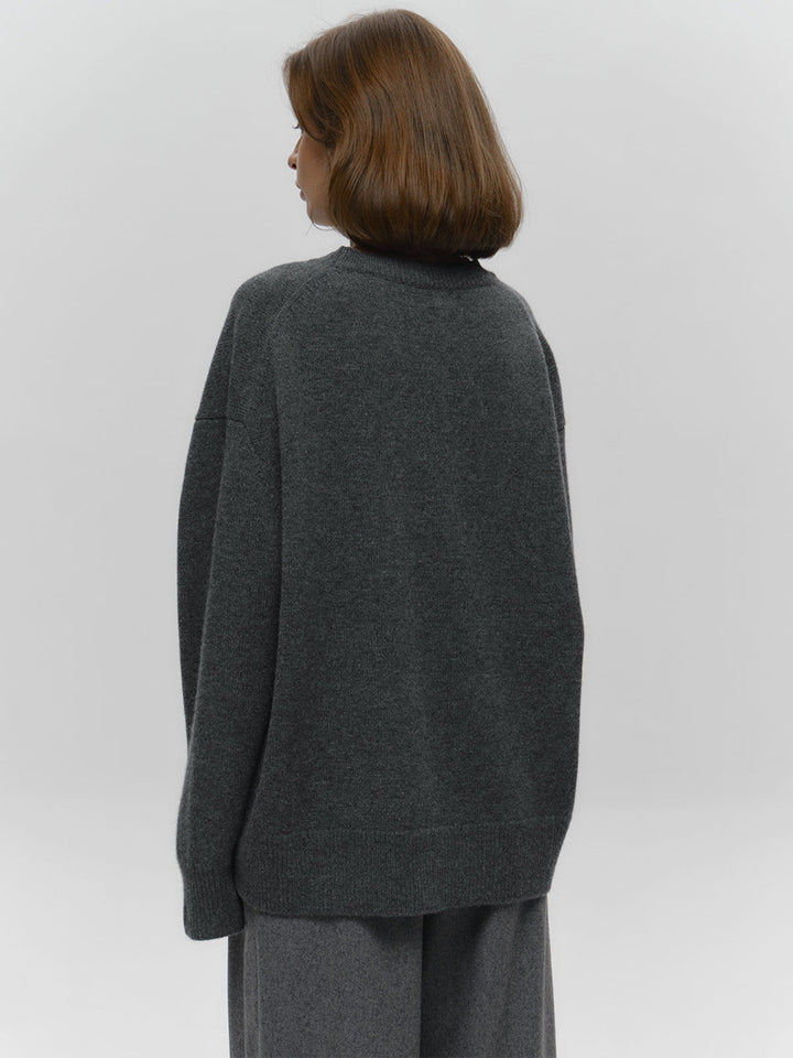 Round neck solid color knitted sweater Basic all-match sweater