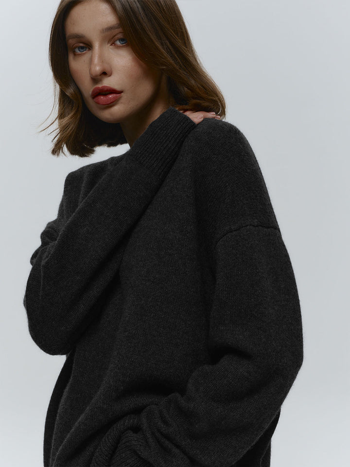 Round neck solid color knitted sweater Basic all-match sweater
