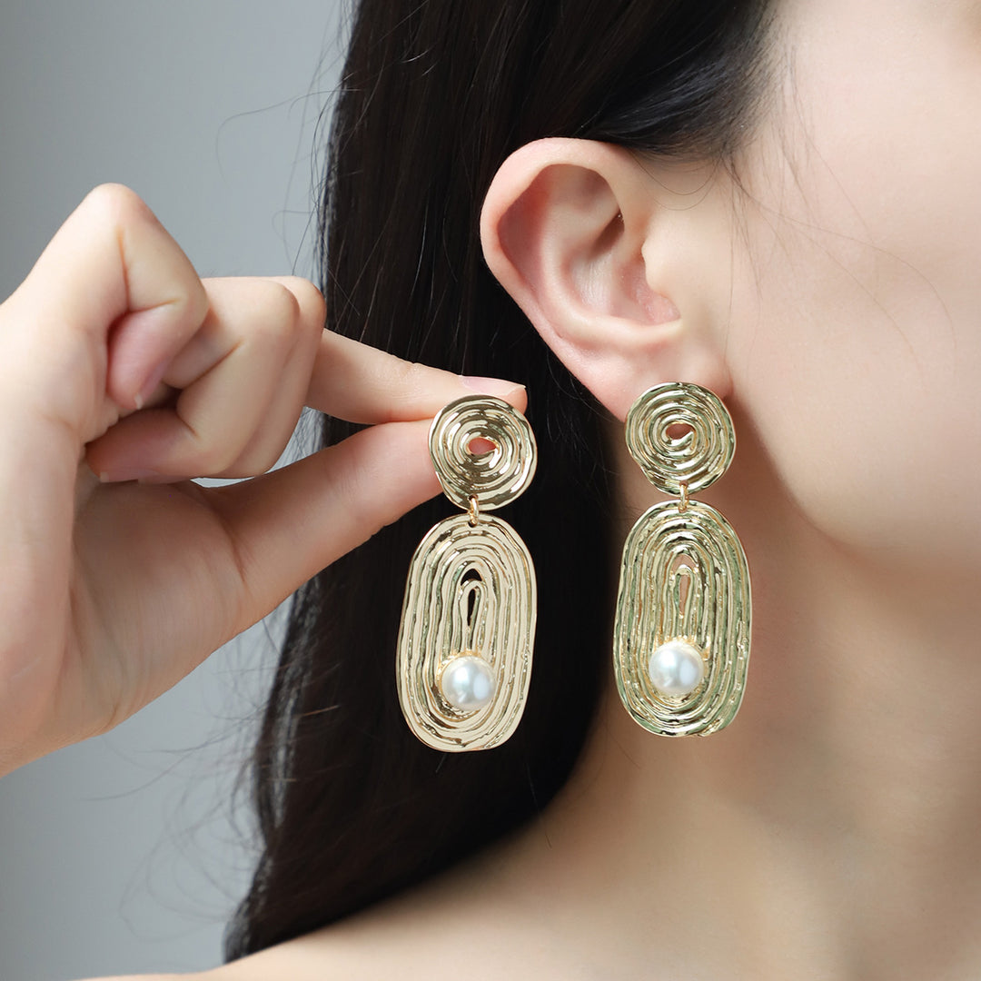 French retro style gold geometric earrings versatile earrings