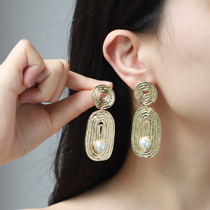 French retro style gold geometric earrings versatile earrings