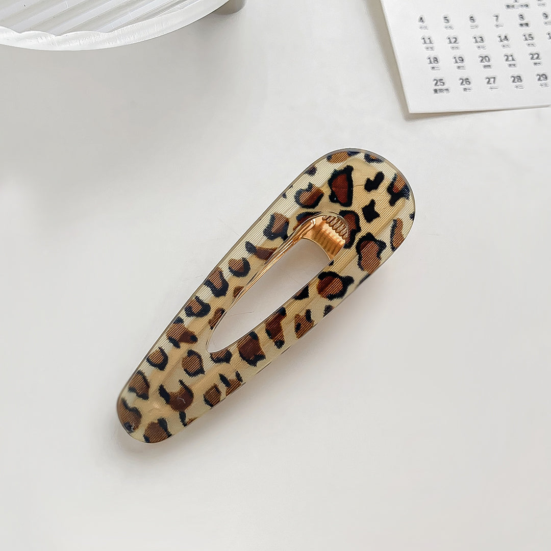 Leopard acrylic hair clip