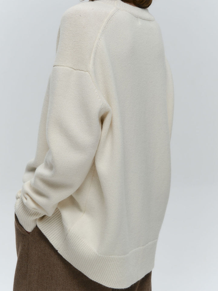 Round neck solid color knitted sweater Basic all-match sweater