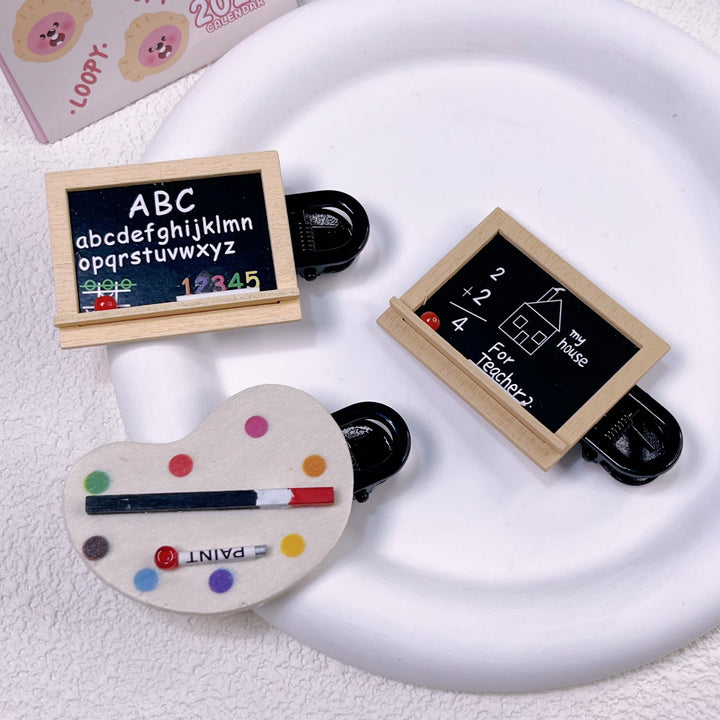 Mini blackboard color palette hair clip for students