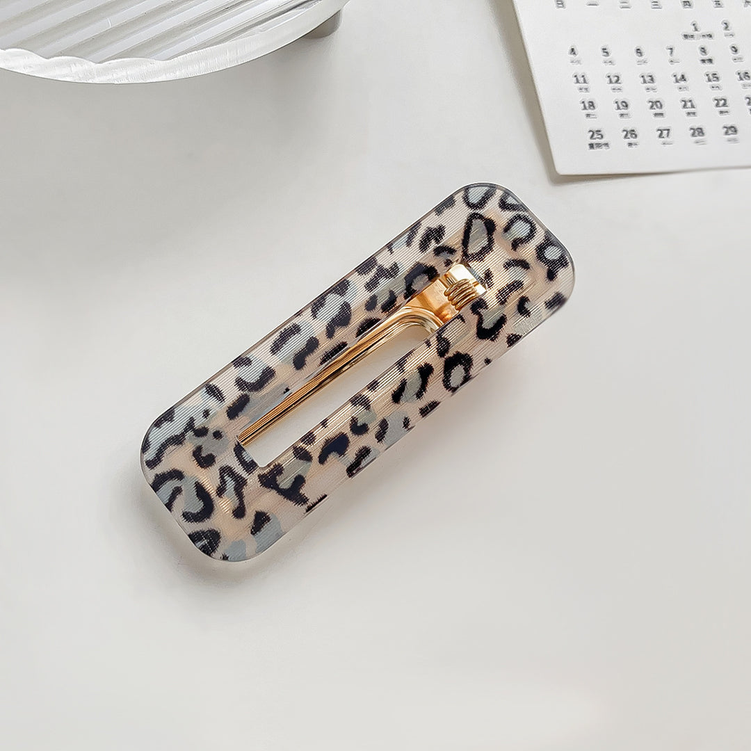 Leopard acrylic hair clip