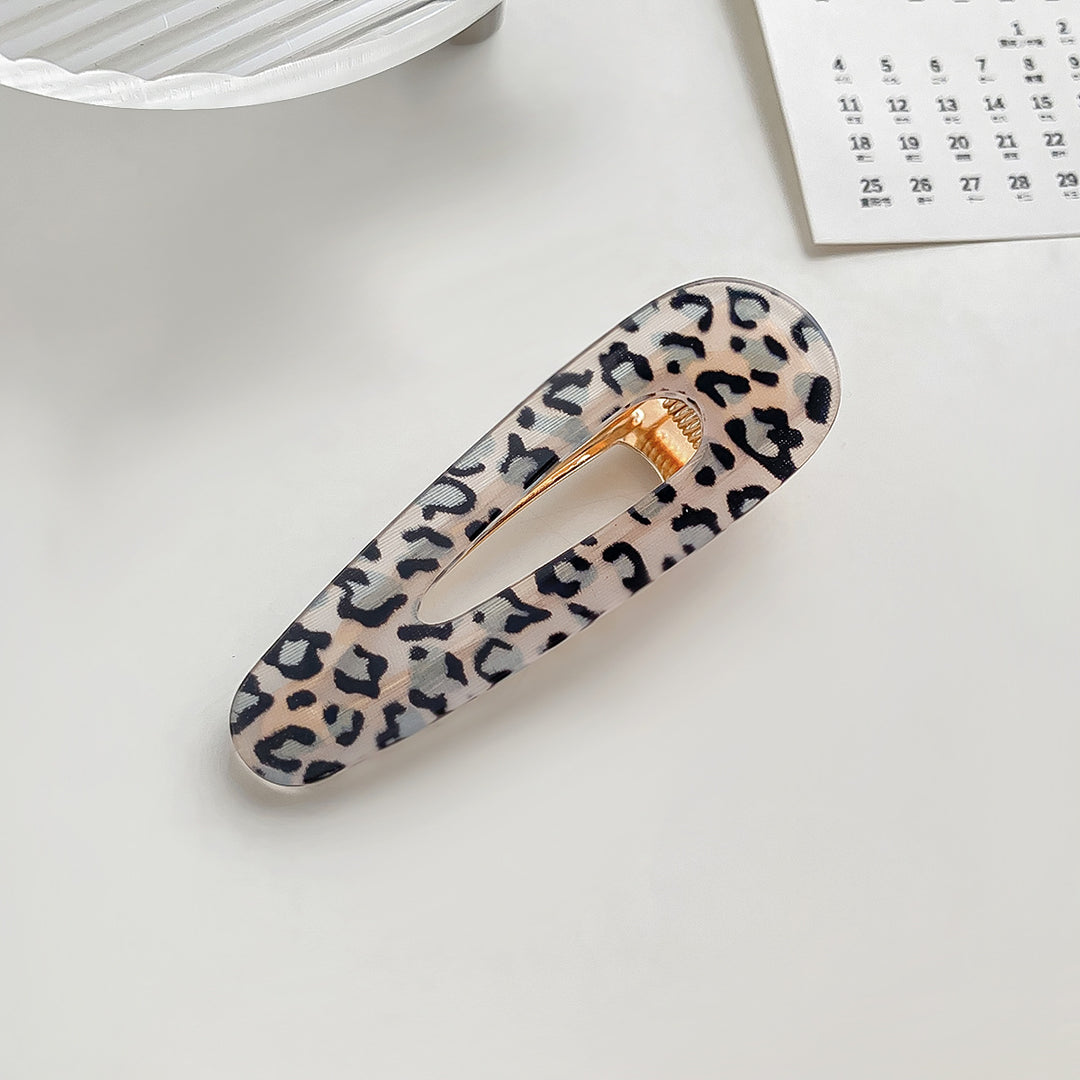 Leopard acrylic hair clip