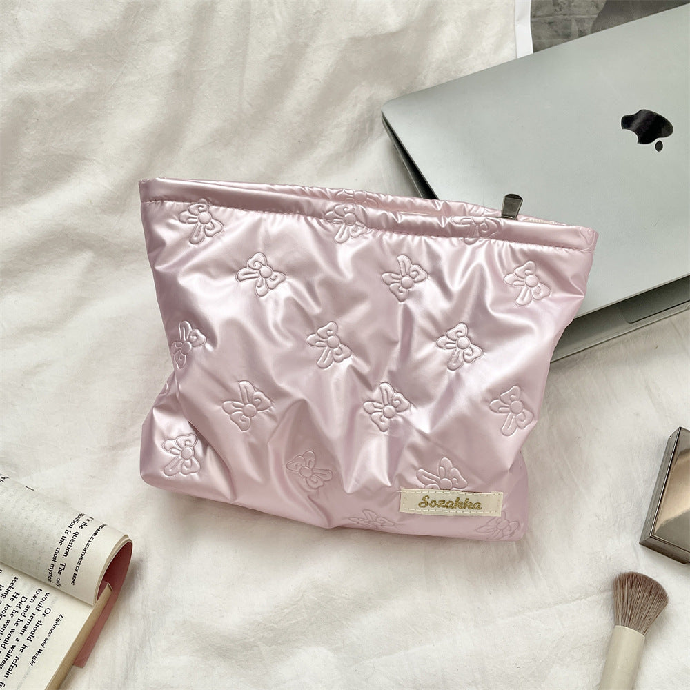 Quilted PU heart-shaped cosmetic bag storage bag