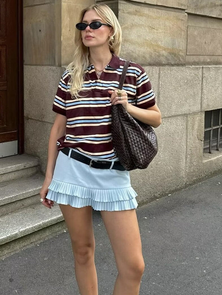 Striped short-sleeved shirt&low-waist pleated skirt