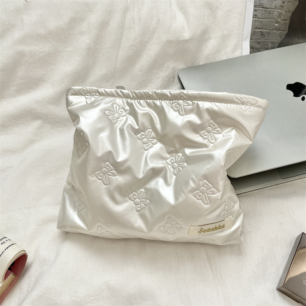 Quilted PU heart-shaped cosmetic bag storage bag