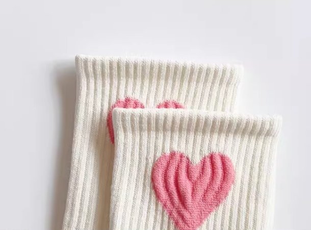 Girls' mid-calf heart-pattern socks